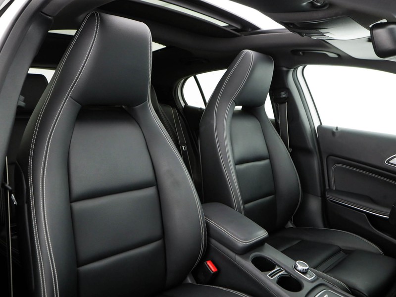 Mercedes GLA 200 d night edition auto