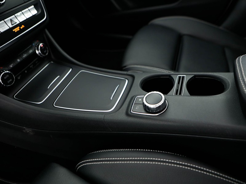 Mercedes GLA 200 d night edition auto