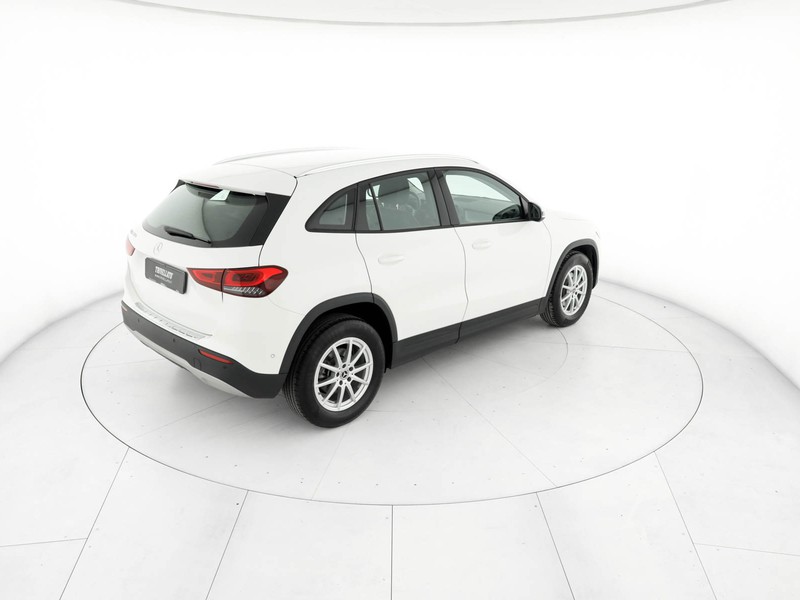 Mercedes GLA 180 d business auto diesel bianco