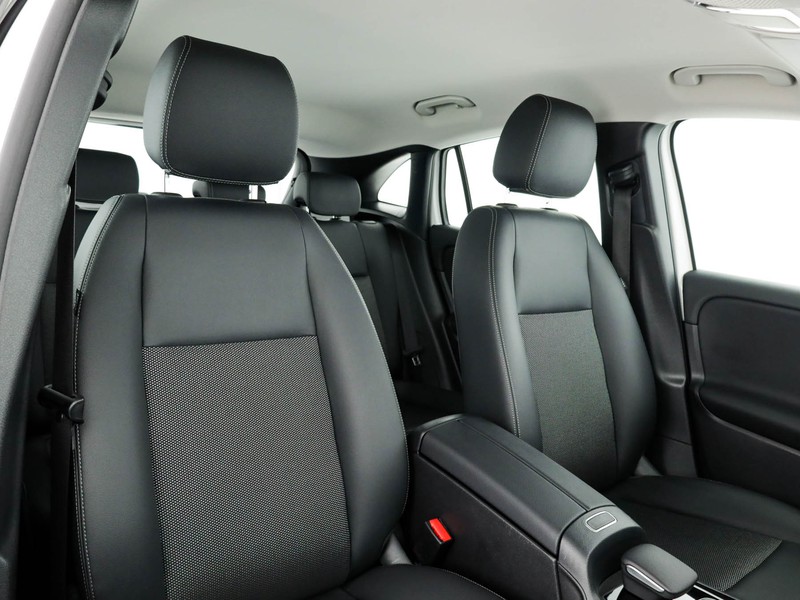 Mercedes GLA 180 d business auto diesel bianco