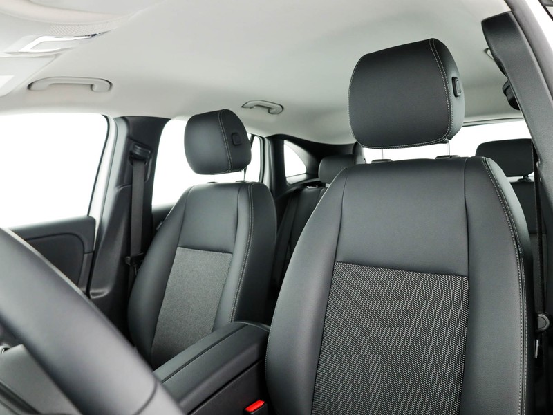 Mercedes GLA 180 d business auto diesel bianco