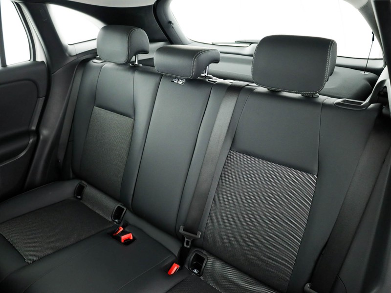 Mercedes GLA 180 d business auto diesel bianco