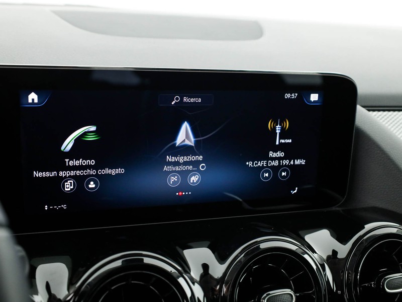 Mercedes GLA 180 d business auto diesel bianco