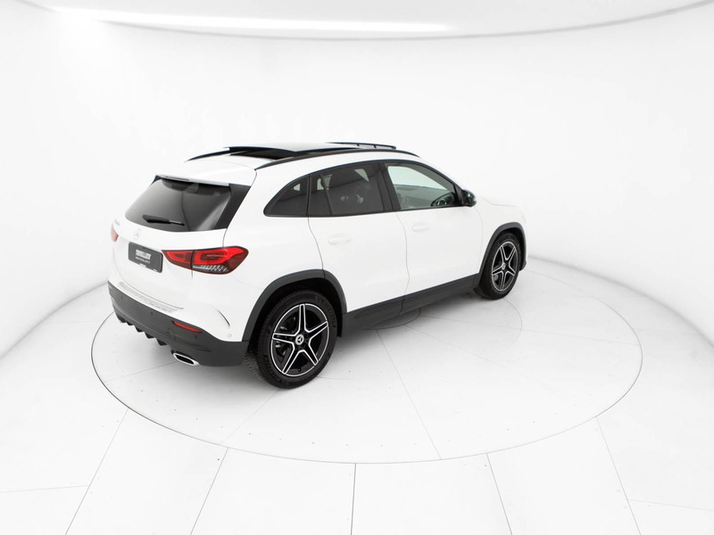 Mercedes GLA 200 d premium auto diesel bianco