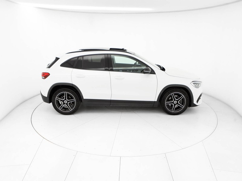 Mercedes GLA 200 d premium auto diesel bianco