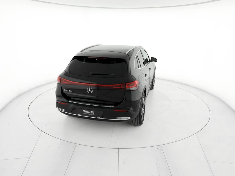 Mercedes EQA 250 sport elettrica nero