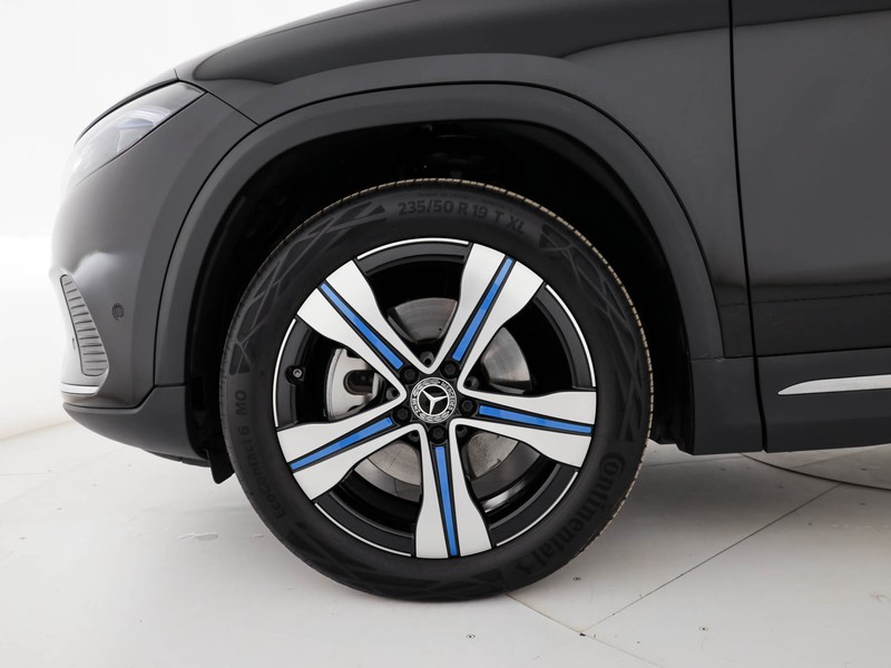 Mercedes EQA 250 sport elettrica nero