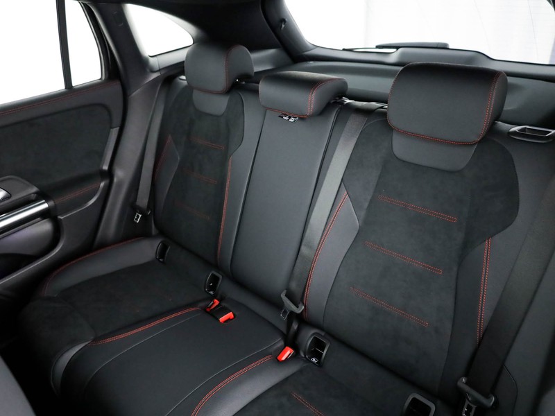 Mercedes GLA 200 d amg line extra auto diesel nero