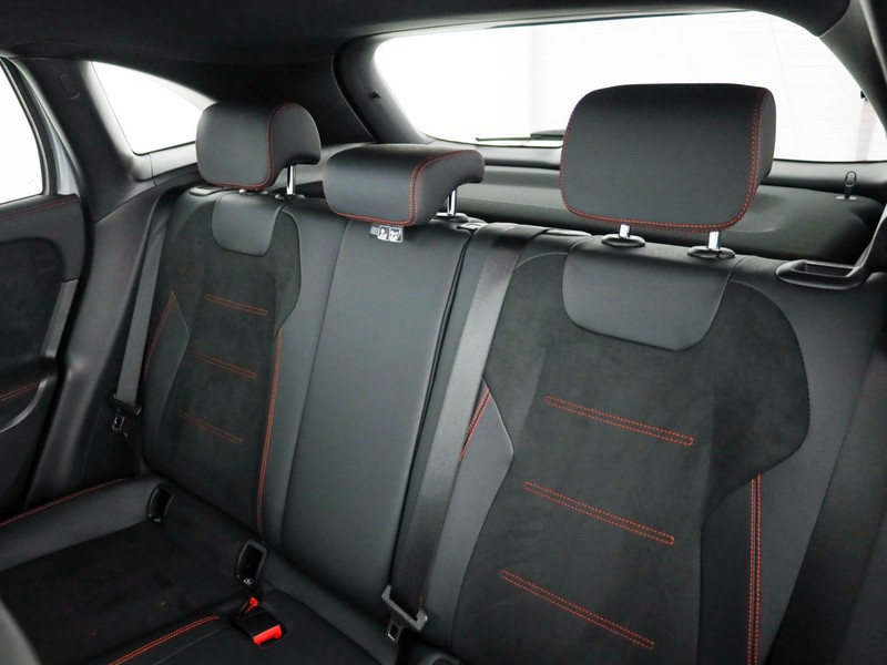 Mercedes GLA 200 d amg line advanced plus auto diesel argento