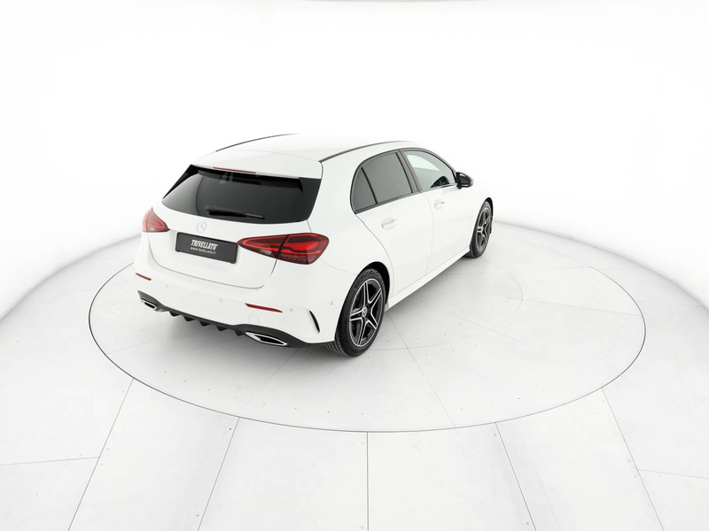 Mercedes Classe A 200 amg line premium auto ibrido bianco