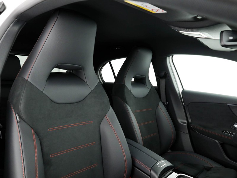 Mercedes Classe A 200 amg line premium auto ibrido bianco