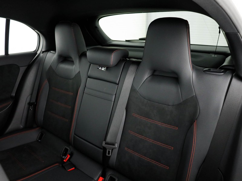 Mercedes Classe A 200 amg line premium auto ibrido bianco