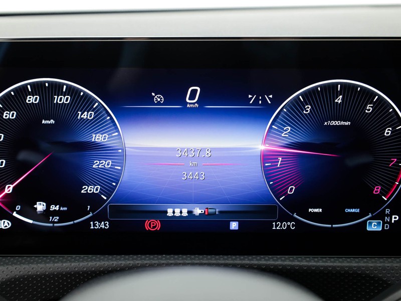 Mercedes Classe A 200 amg line premium auto ibrido bianco