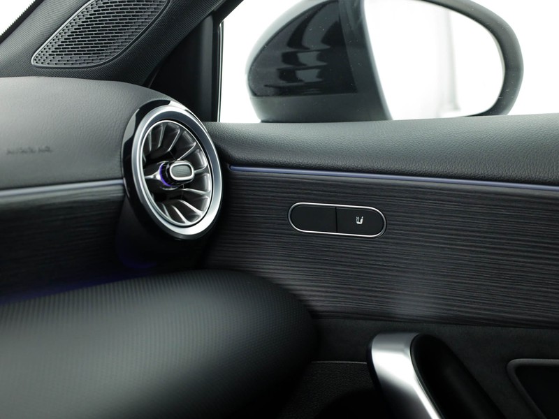 Mercedes Classe A 200 amg line premium auto ibrido bianco