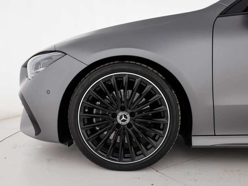 Mercedes CLA Shooting Brake  200 d amg line premium plus auto diesel grigio