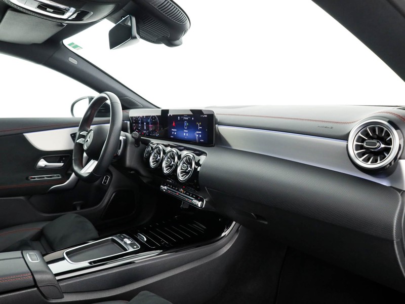 Mercedes CLA Shooting Brake  200 d amg line premium plus auto diesel grigio