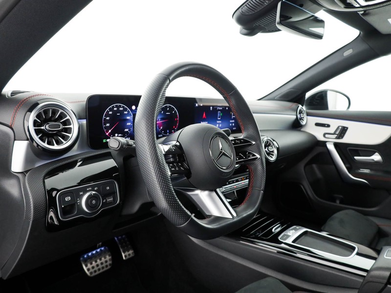 Mercedes CLA Shooting Brake  200 d amg line premium plus auto diesel grigio