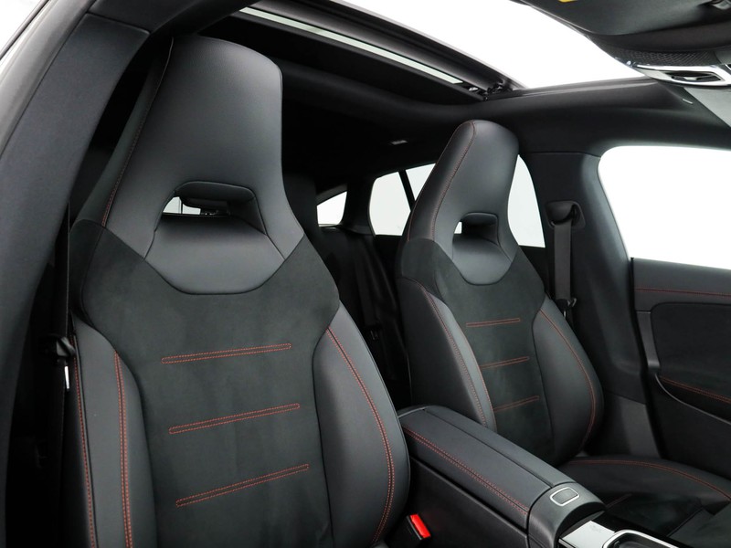 Mercedes CLA Shooting Brake  200 d amg line premium plus auto diesel grigio