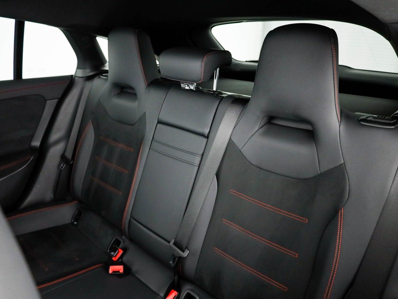 Mercedes CLA Shooting Brake  200 d amg line premium plus auto diesel grigio