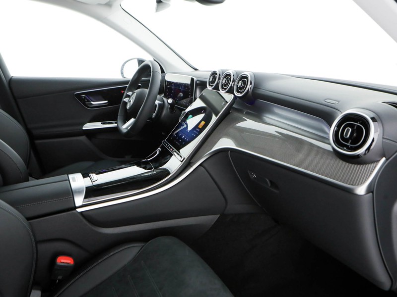 Mercedes GLC 300 de 4MATIC con tecnologia ibrida EQ  argento