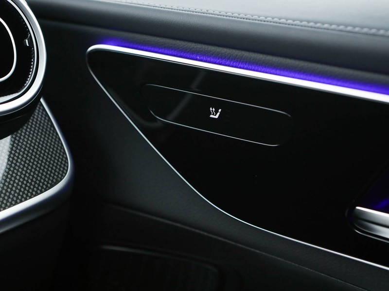 Mercedes GLC 300 de 4MATIC con tecnologia ibrida EQ  argento