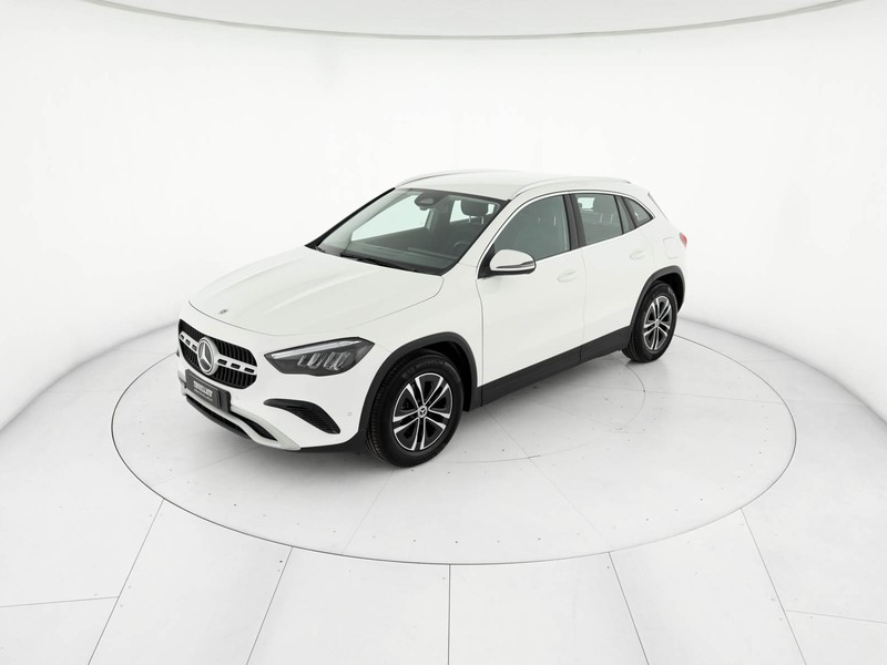 Mercedes GLA 180 d advanced auto diesel bianco
