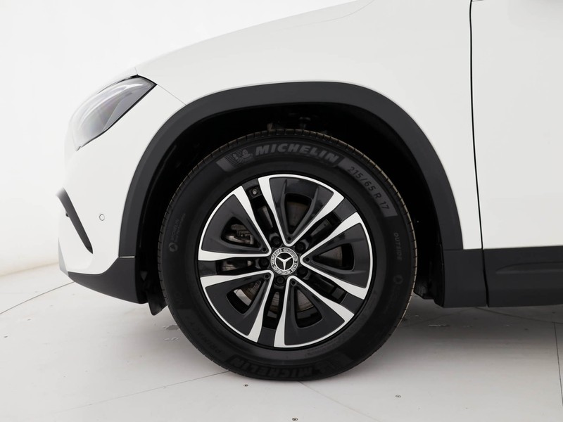 Mercedes GLA 180 d advanced auto diesel bianco