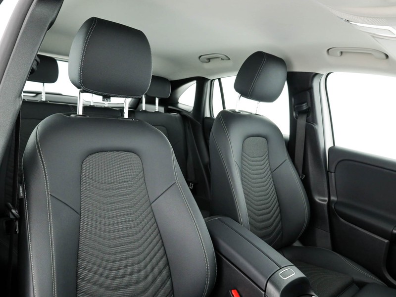 Mercedes GLA 180 d advanced auto diesel bianco