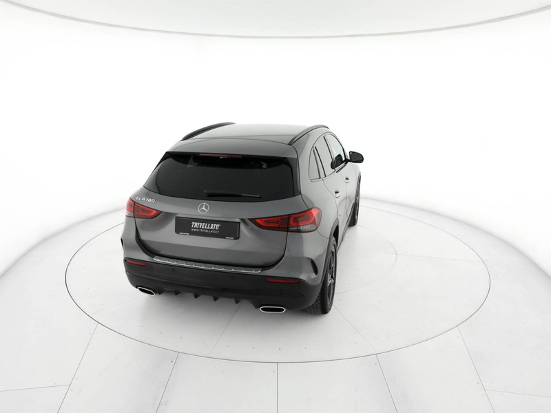 Mercedes GLA 180 premium auto