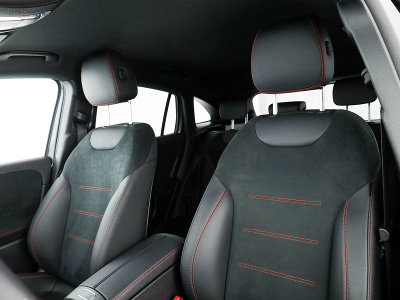 Mercedes GLA 180 premium auto