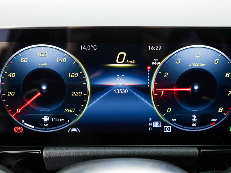 Mercedes GLA 180 premium auto