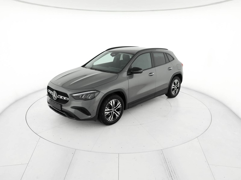 Mercedes GLA 200 d Automatic 4MATIC diesel grigio