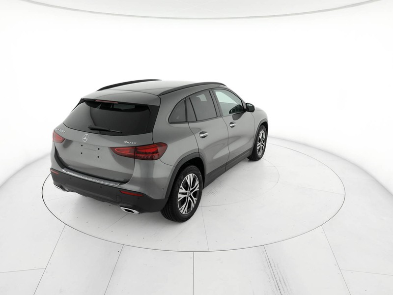 Mercedes GLA 200 d Automatic 4MATIC diesel grigio