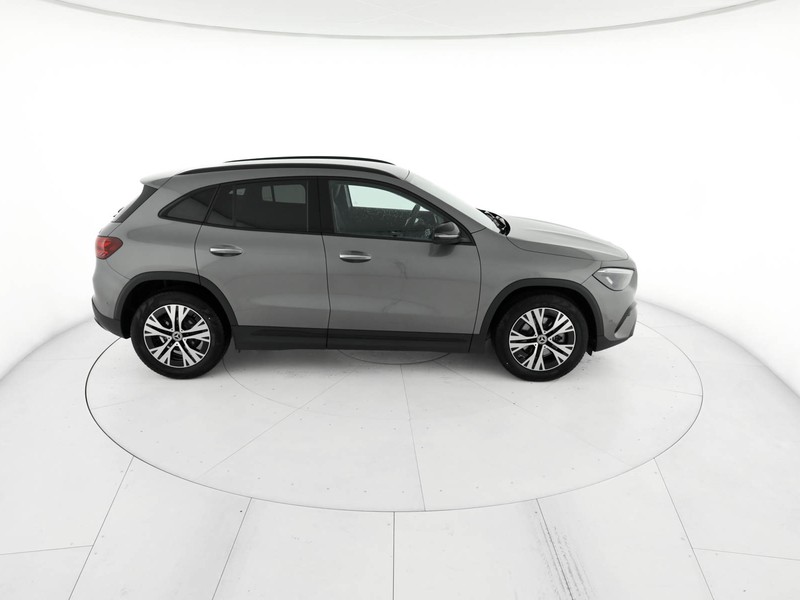 Mercedes GLA 200 d Automatic 4MATIC diesel grigio