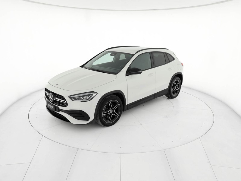 Mercedes GLA 180 d premium auto diesel bianco