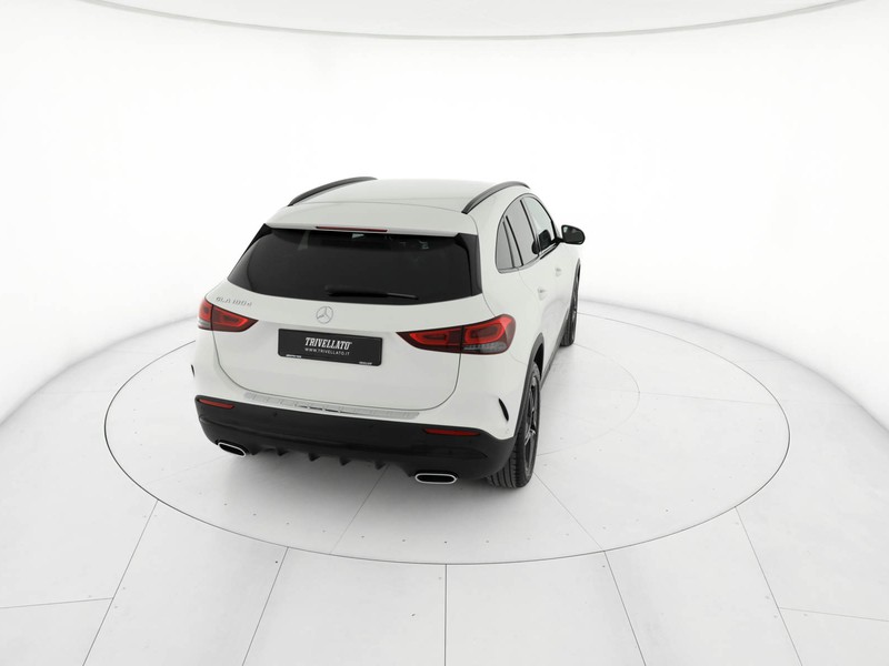 Mercedes GLA 180 d premium auto diesel bianco