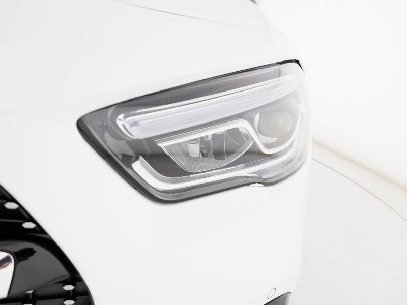 Mercedes GLA 180 d premium auto diesel bianco