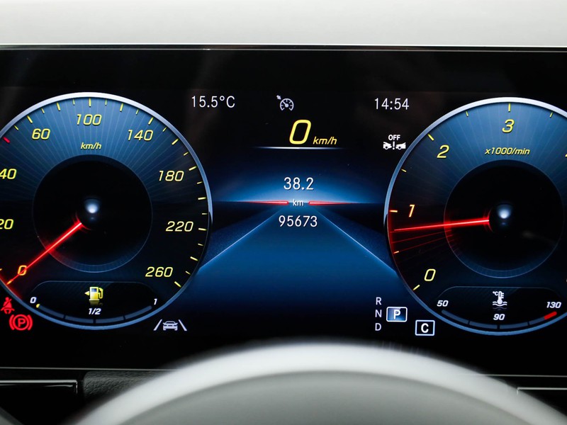 Mercedes GLA 180 d premium auto diesel bianco