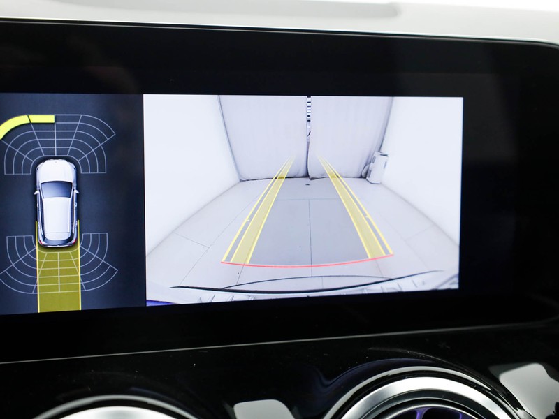 Mercedes GLA 180 d premium auto diesel bianco