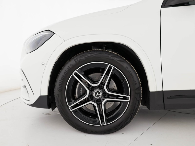 Mercedes GLA 180 d amg line advanced plus auto diesel bianco