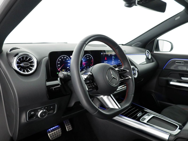 Mercedes GLA 180 d amg line advanced plus auto diesel bianco