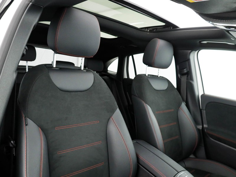 Mercedes GLA 180 d amg line advanced plus auto diesel bianco