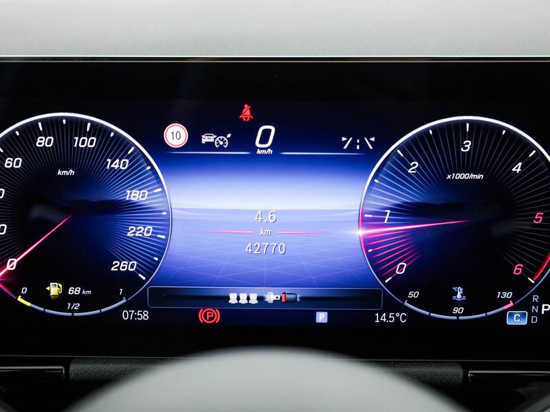 Mercedes GLA 180 d amg line advanced plus auto diesel bianco