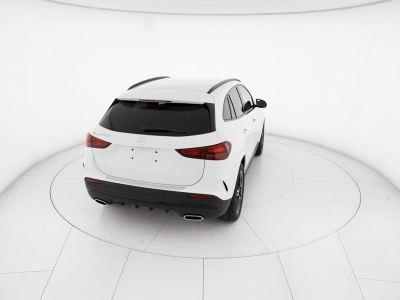 Mercedes GLA 200 d amg line extra auto diesel bianco