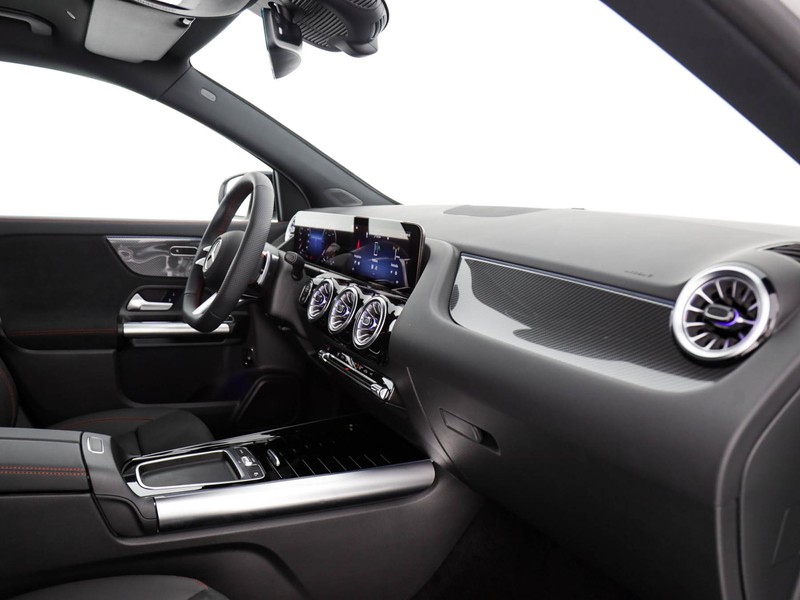 Mercedes GLA 200 d amg line extra auto diesel bianco