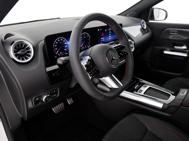 Mercedes GLA 200 d amg line extra auto diesel bianco