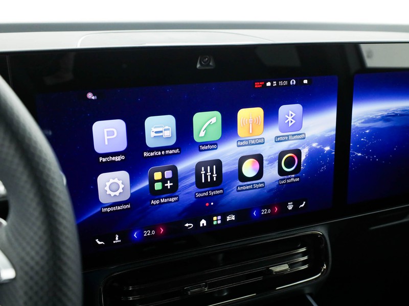 Mercedes GLB 250+ con tecnologia EQ  