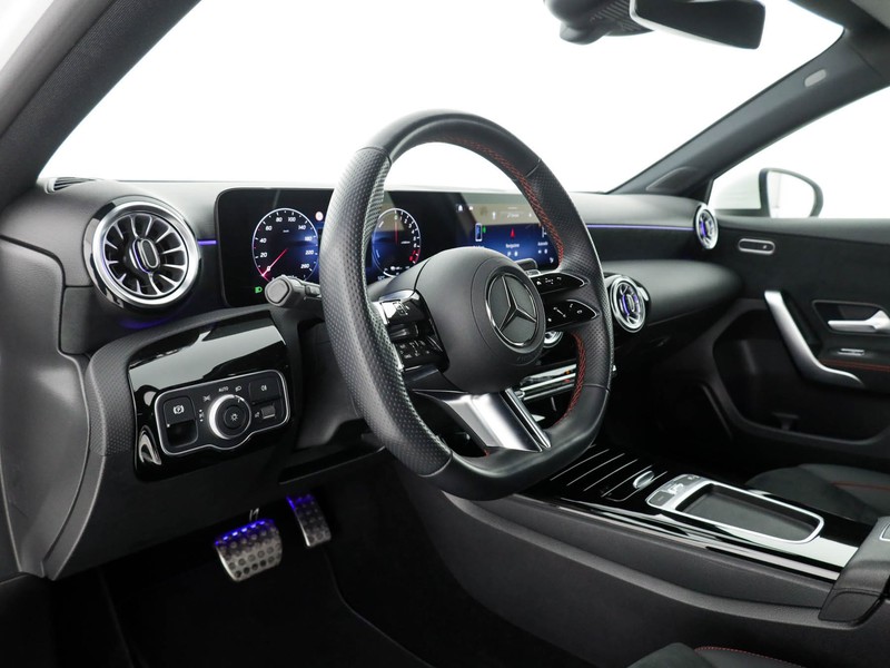 Mercedes Classe A 250 e phev amg line advanced plus auto ibrido bianco