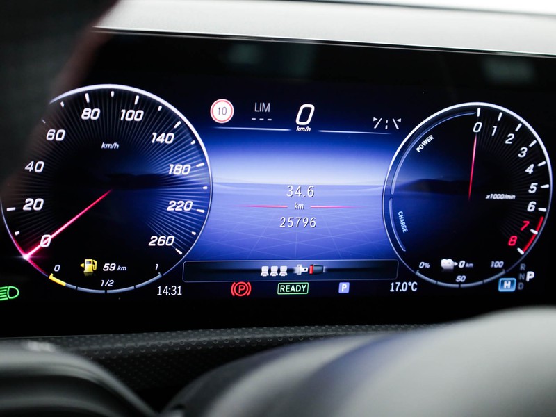 Mercedes Classe A 250 e phev amg line advanced plus auto ibrido bianco