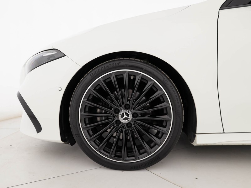 Mercedes Classe A 180 d amg line premium auto diesel bianco